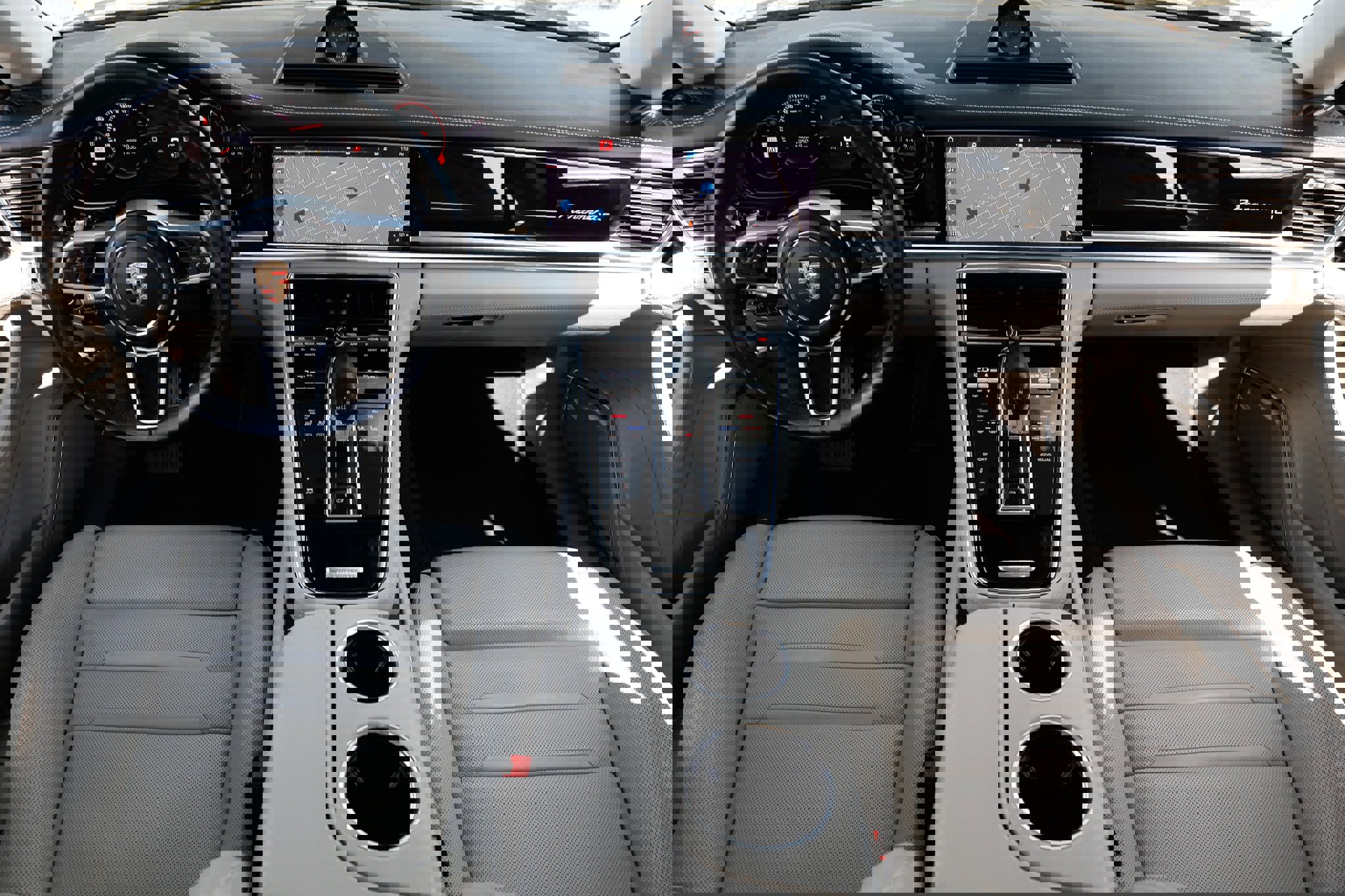 Used 2020 Porsche Panamera image 26