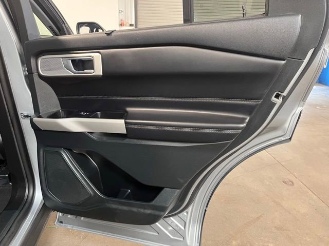 Used 2023 Ford Explorer Limited w/ Equipment Group 301A image 15