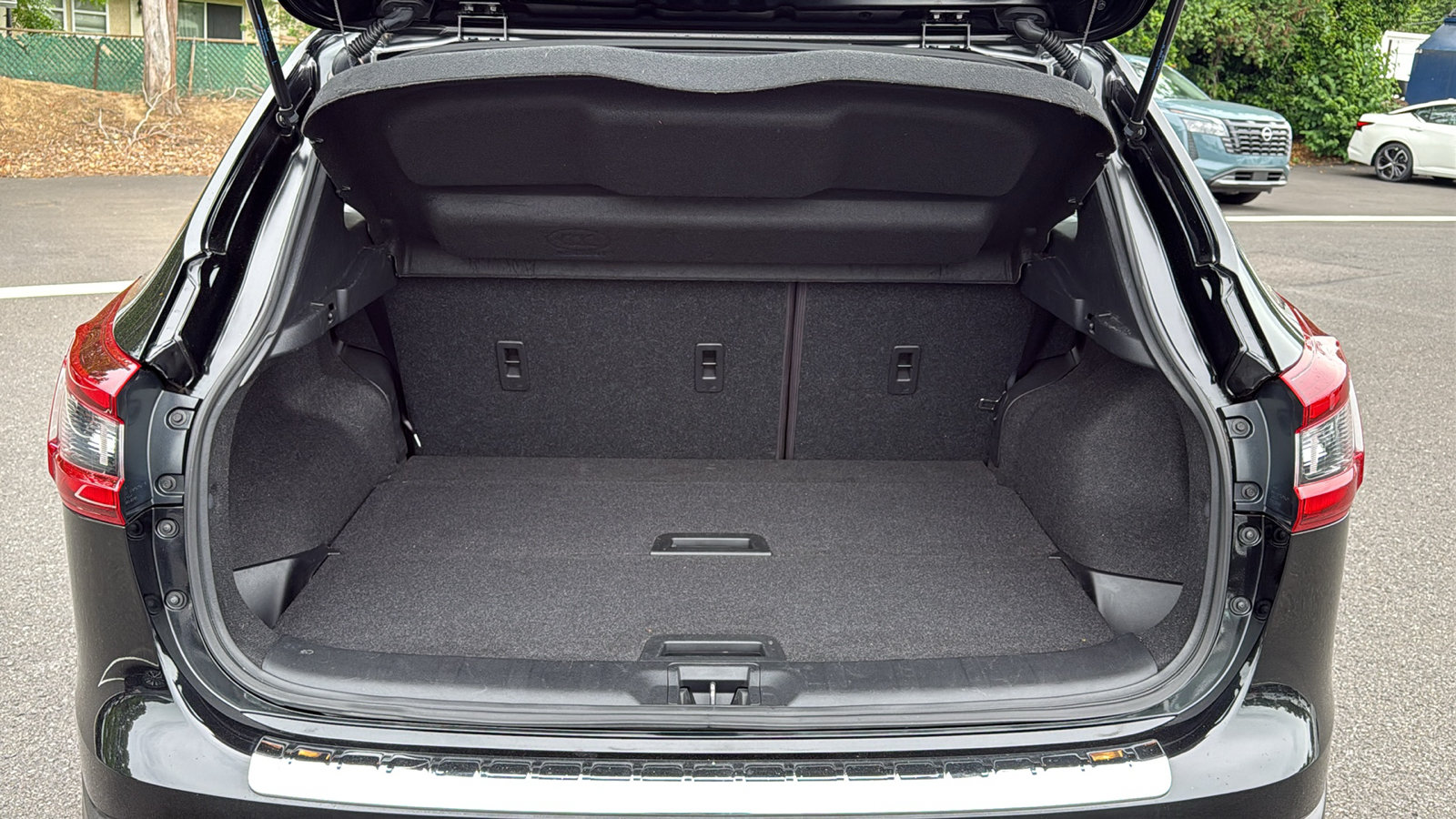 Certified 2021 Nissan Rogue Sport SV AWD/4WD image 24