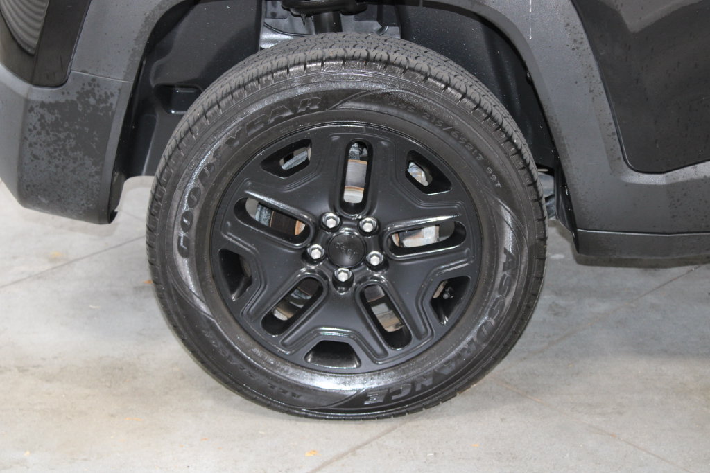 Used 2018 Jeep Renegade Trailhawk AWD/4WD image 14