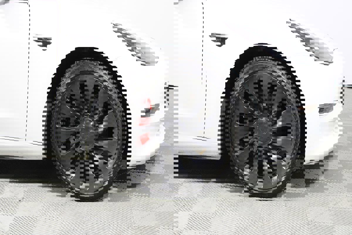 Used 2023 Tesla Model 3 Performance image 31