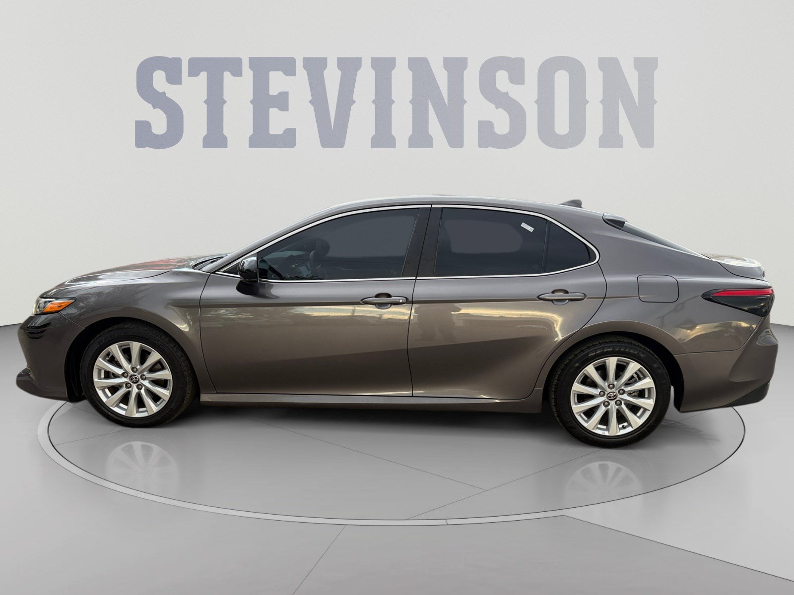 Used 2020 Toyota Camry LE w/ Carpet Mat Package FWD image 2