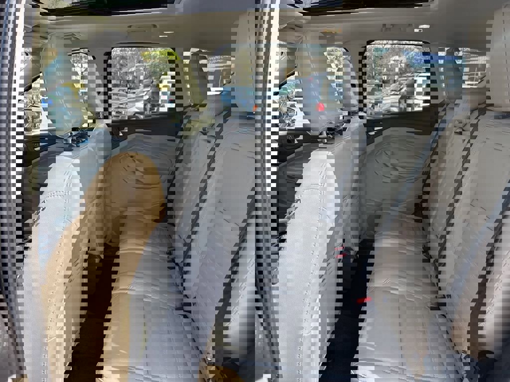 Used 2019 Ford Escape Titanium image 23