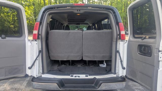 Used 2017 Chevrolet Express 3500 LT w/ LT Preferred Equipment Group RWD image 13