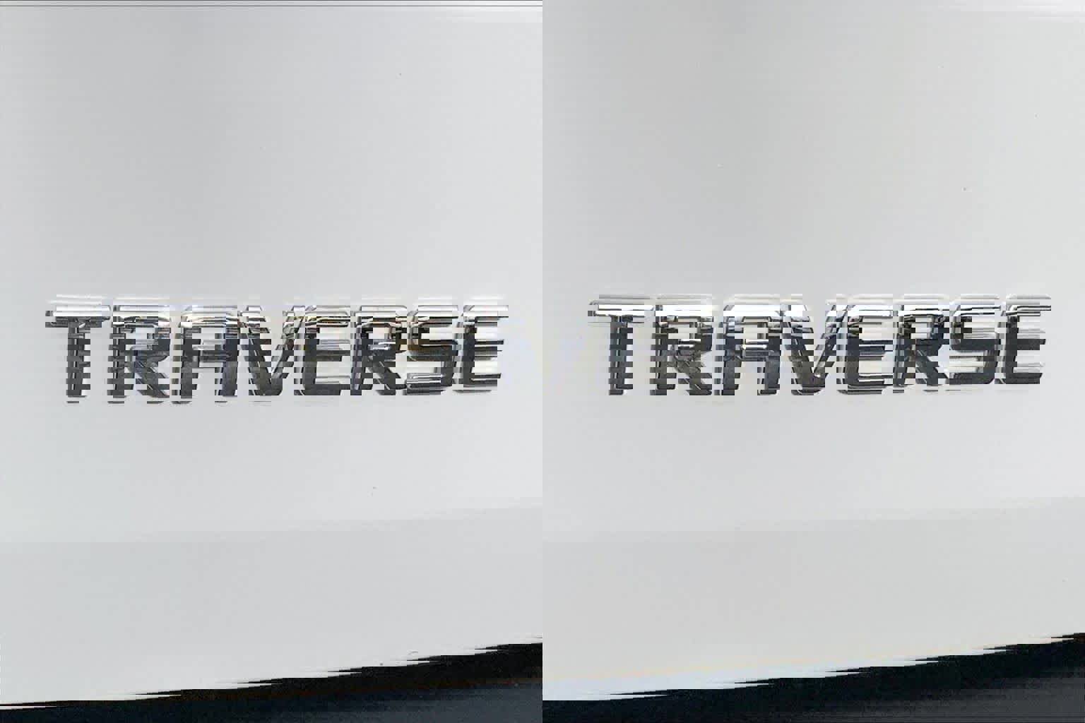 Used 2023 Chevrolet Traverse LS image 9