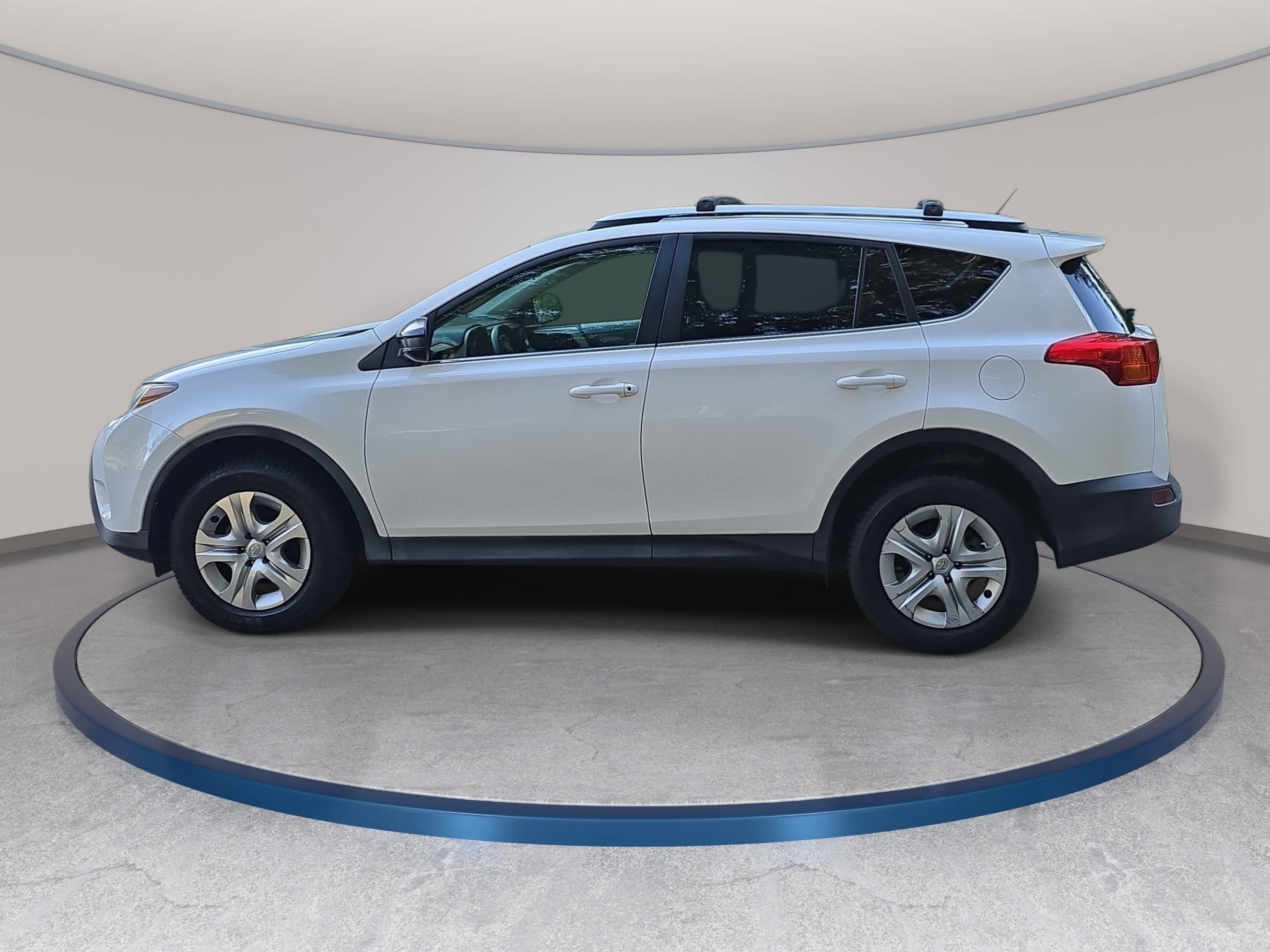 Used 2013 Toyota RAV4 LE FWD image 8