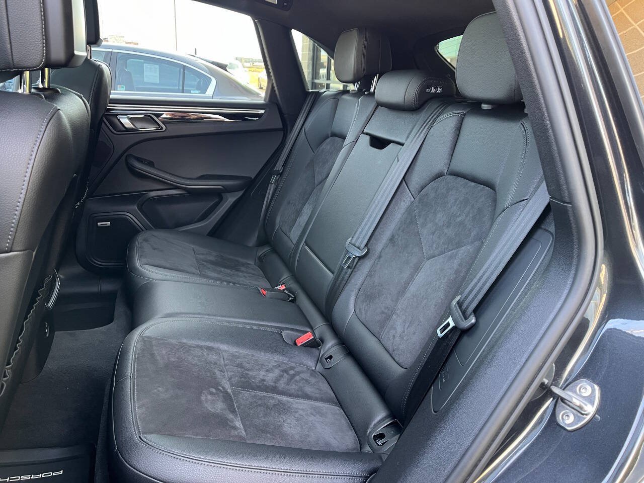 Used 2021 Porsche Macan AWD/4WD image 18