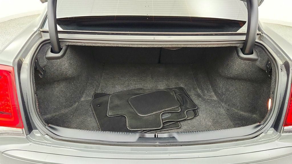 Used 2019 Chrysler 300 S RWD image 23