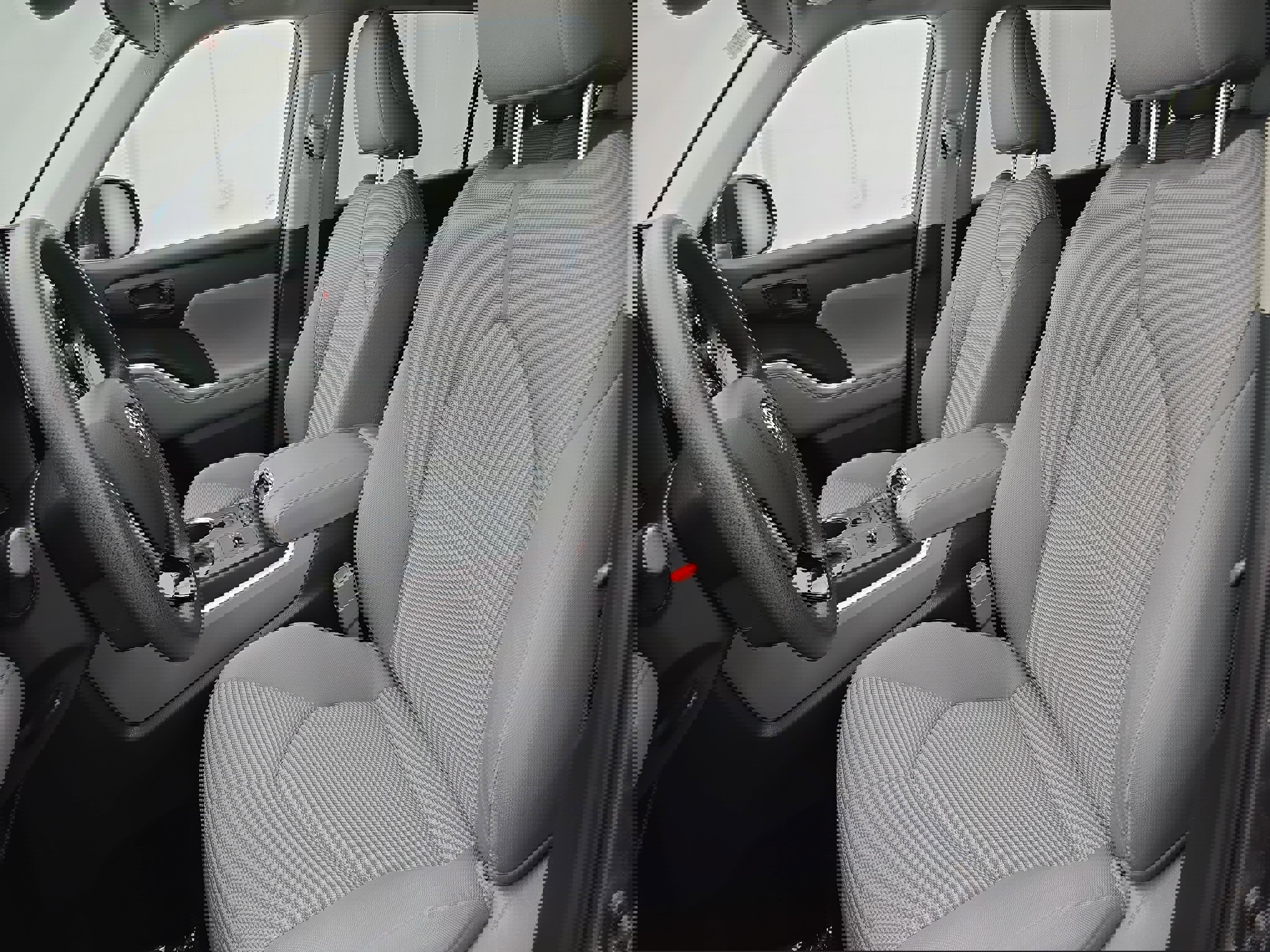 Used 2021 Toyota Highlander L image 15