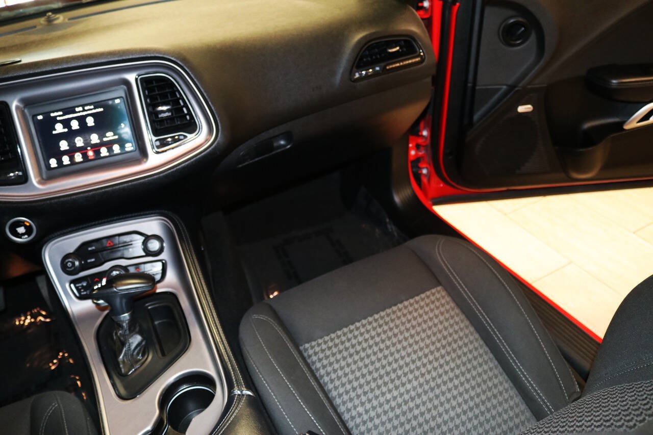 Used 2023 Dodge Challenger SXT RWD image 76