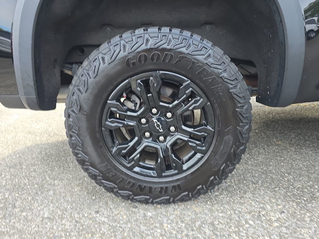 Used 2022 Chevrolet Silverado 1500 ZR2 w/ Technology Package image 17