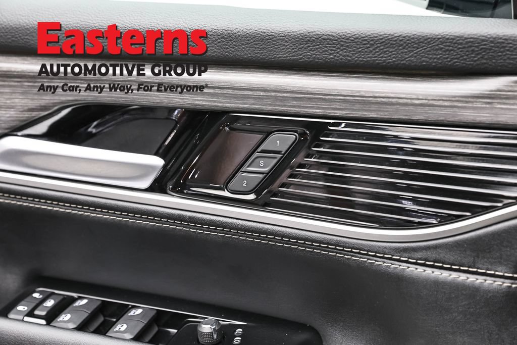 Used 2024 Jeep Wagoneer Series III w/ Premium Group I AWD/4WD image 22