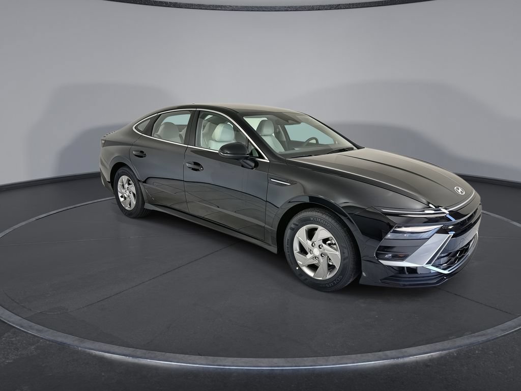 New 2026 Hyundai Sonata SE FWD image 2