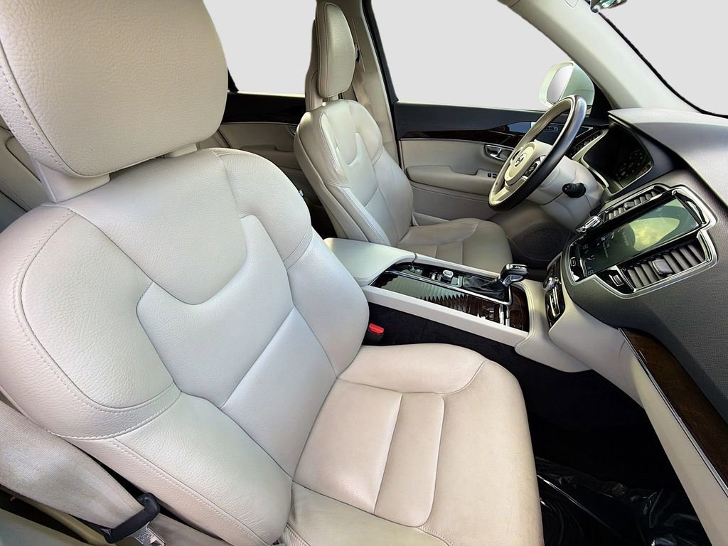 Used 2018 Volvo XC90 T6 Momentum w/ Convenience Package image 15