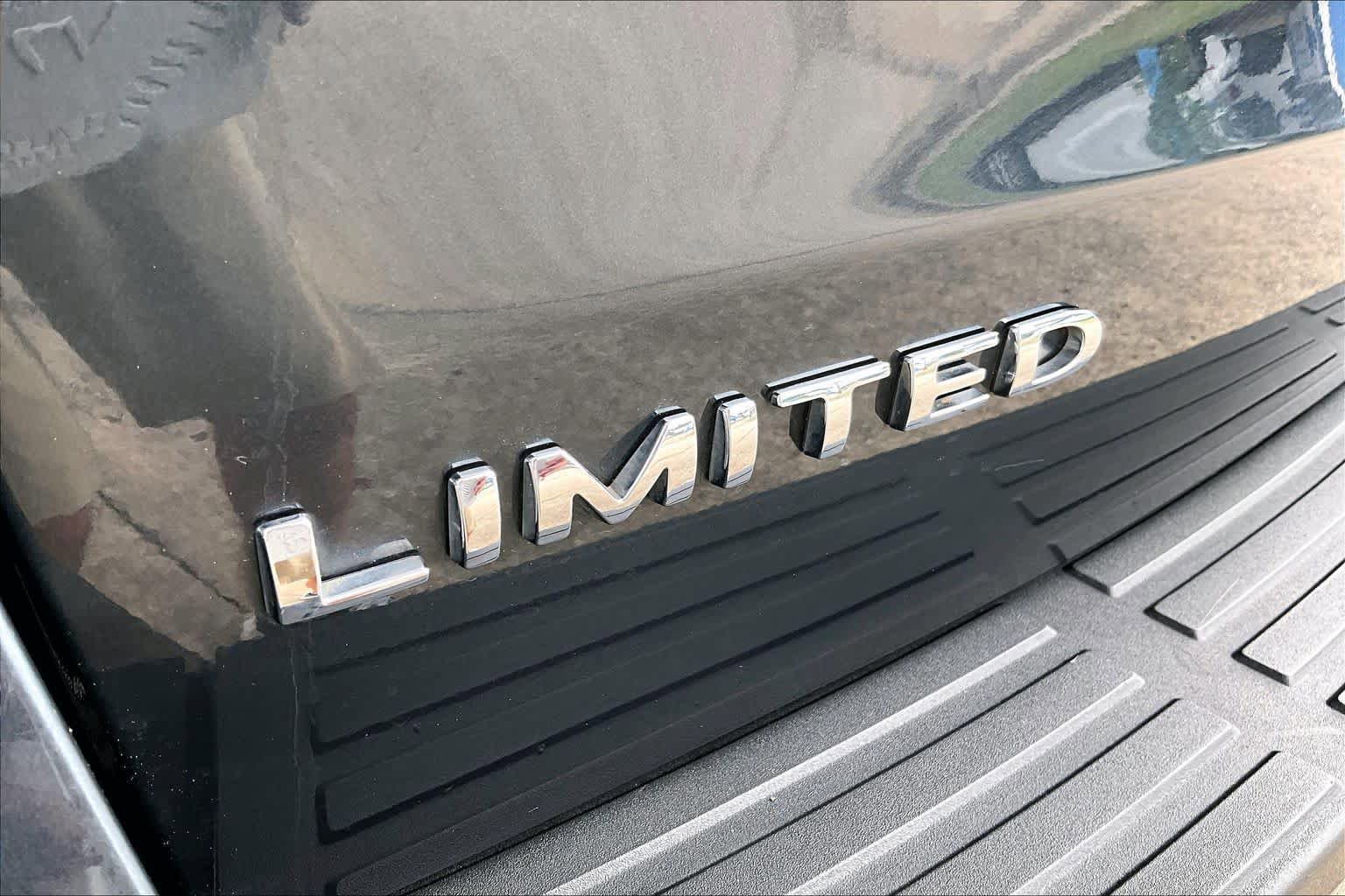 Used 2024 Ford Expedition Limited AWD/4WD image 10