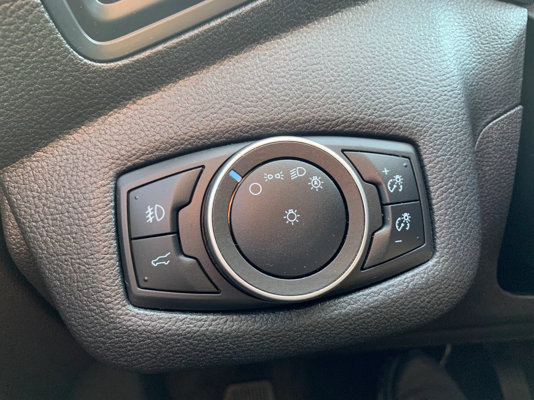 Used 2017 Ford Escape SE AWD/4WD image 20