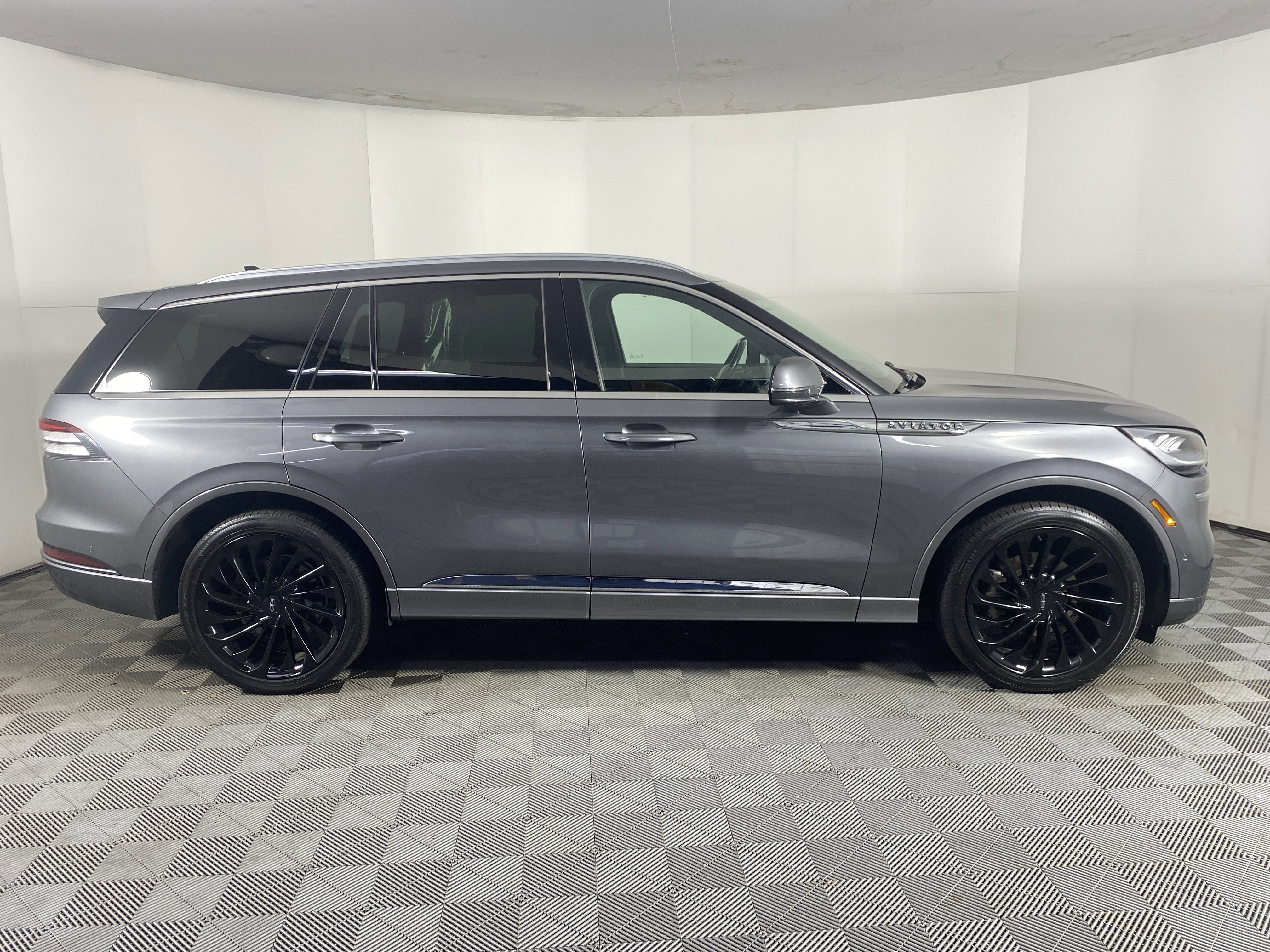 Used 2021 Lincoln Aviator Reserve w/ Equipment Group 208A image 8