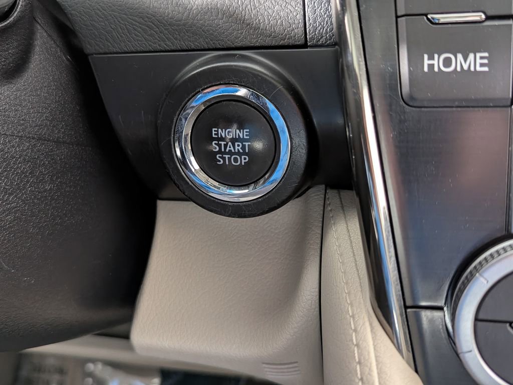 Used 2014 Toyota Camry XLE image 27