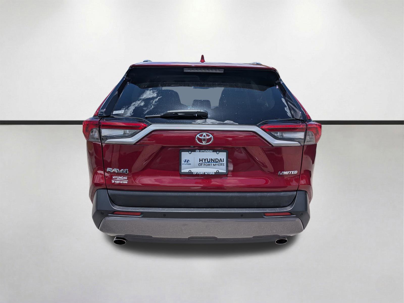 Used 2019 Toyota RAV4 Limited w/ Cold Weather Package FWD image 5