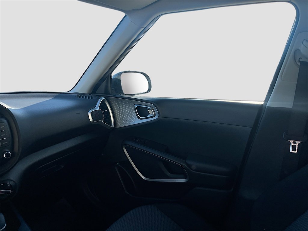 Used 2023 Kia Soul LX image 22