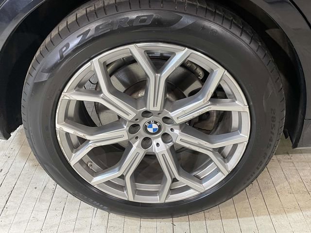 Used 2022 BMW X7 xDrive40i w/ Premium Package image 15