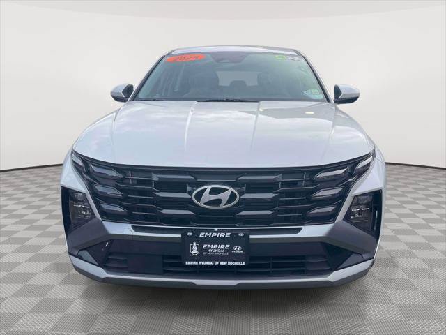 Used 2025 Hyundai Tucson SE AWD/4WD image 2
