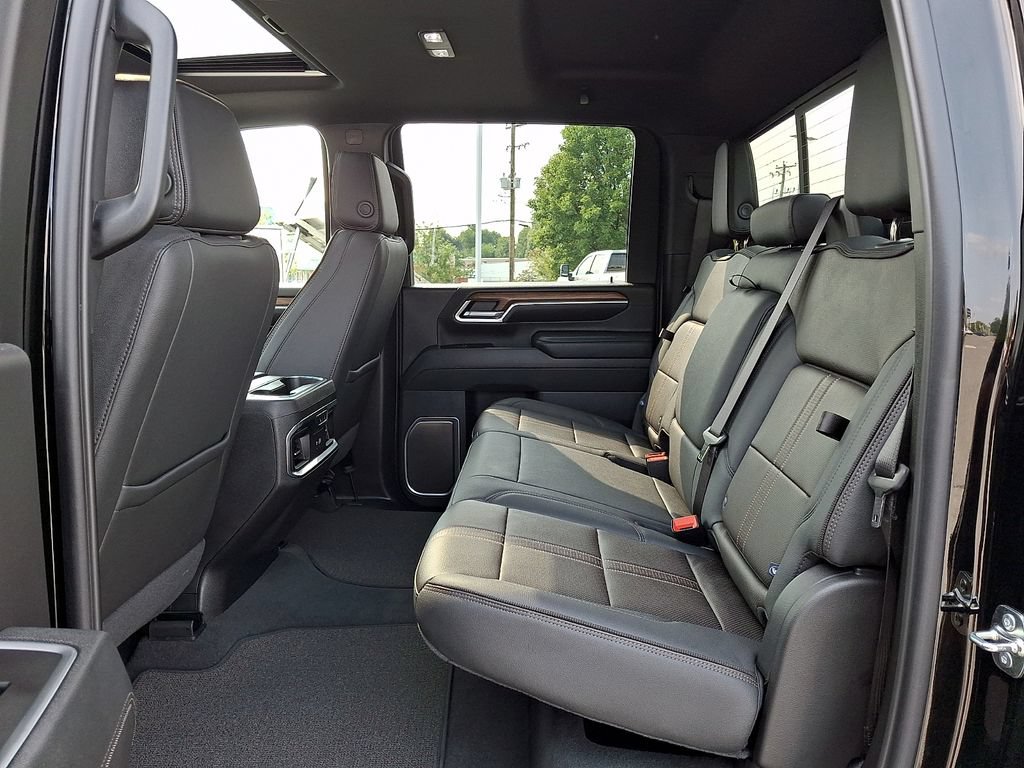 Certified 2026 Chevrolet Silverado 2500 High Country w/ High Country Premium Package AWD/4WD image 10