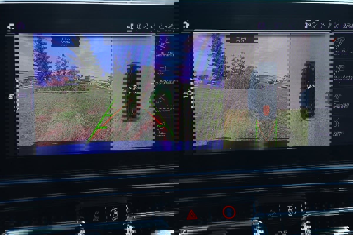 Used 2023 BMW M850i xDrive Coupe image 10