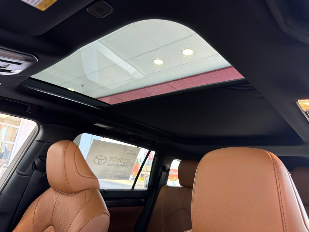 New 2026 Toyota Highlander Platinum AWD/4WD image 20