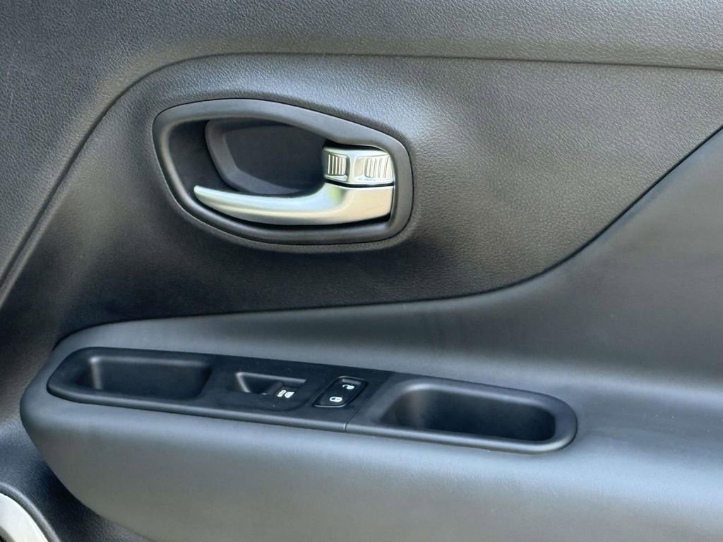 Used 2022 Jeep Renegade Limited w/ Sun, Sound & Wheels Group image 8