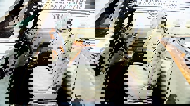 Used 2011 Rolls-Royce Phantom Drophead Coupe image 23