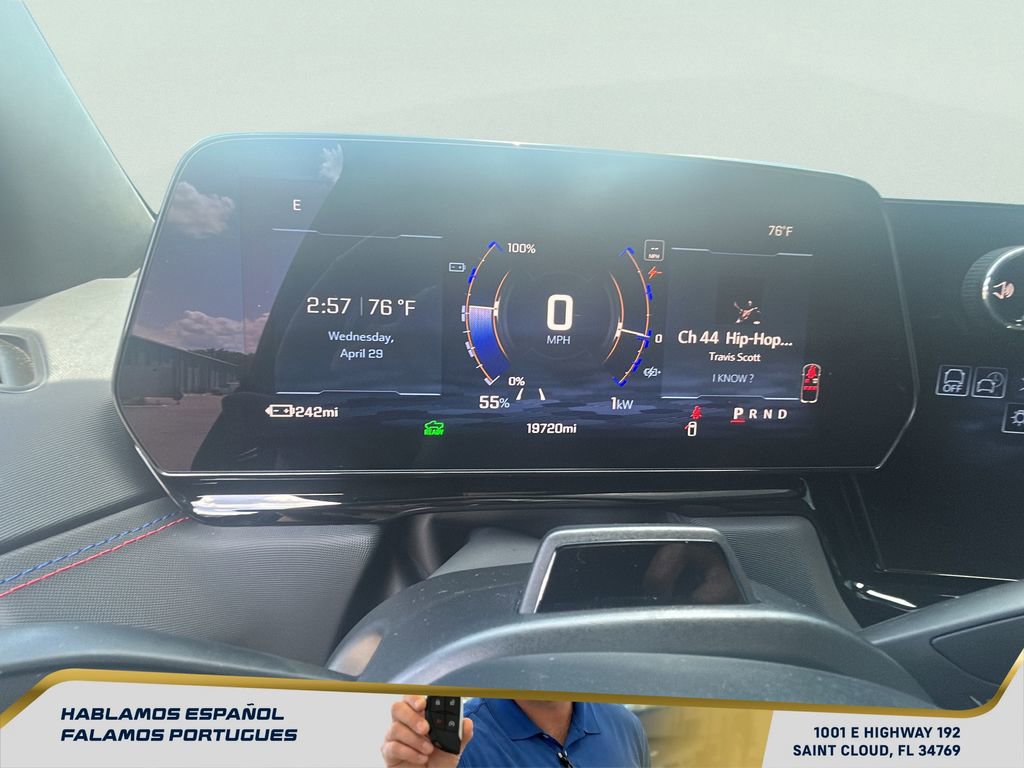 Certified 2025 Chevrolet Silverado EV RST AWD/4WD image 18