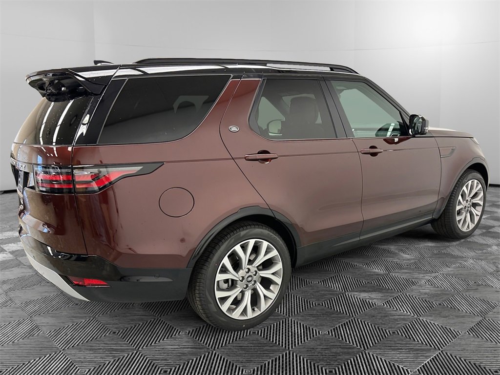 New 2026 Land Rover Discovery Limited Edition image 6