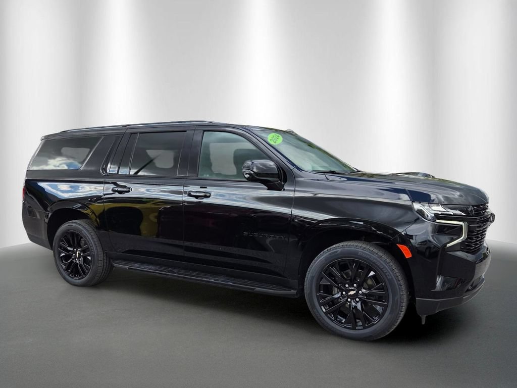 Certified 2024 Chevrolet Suburban RST w/ Luxury Package AWD/4WD image 2