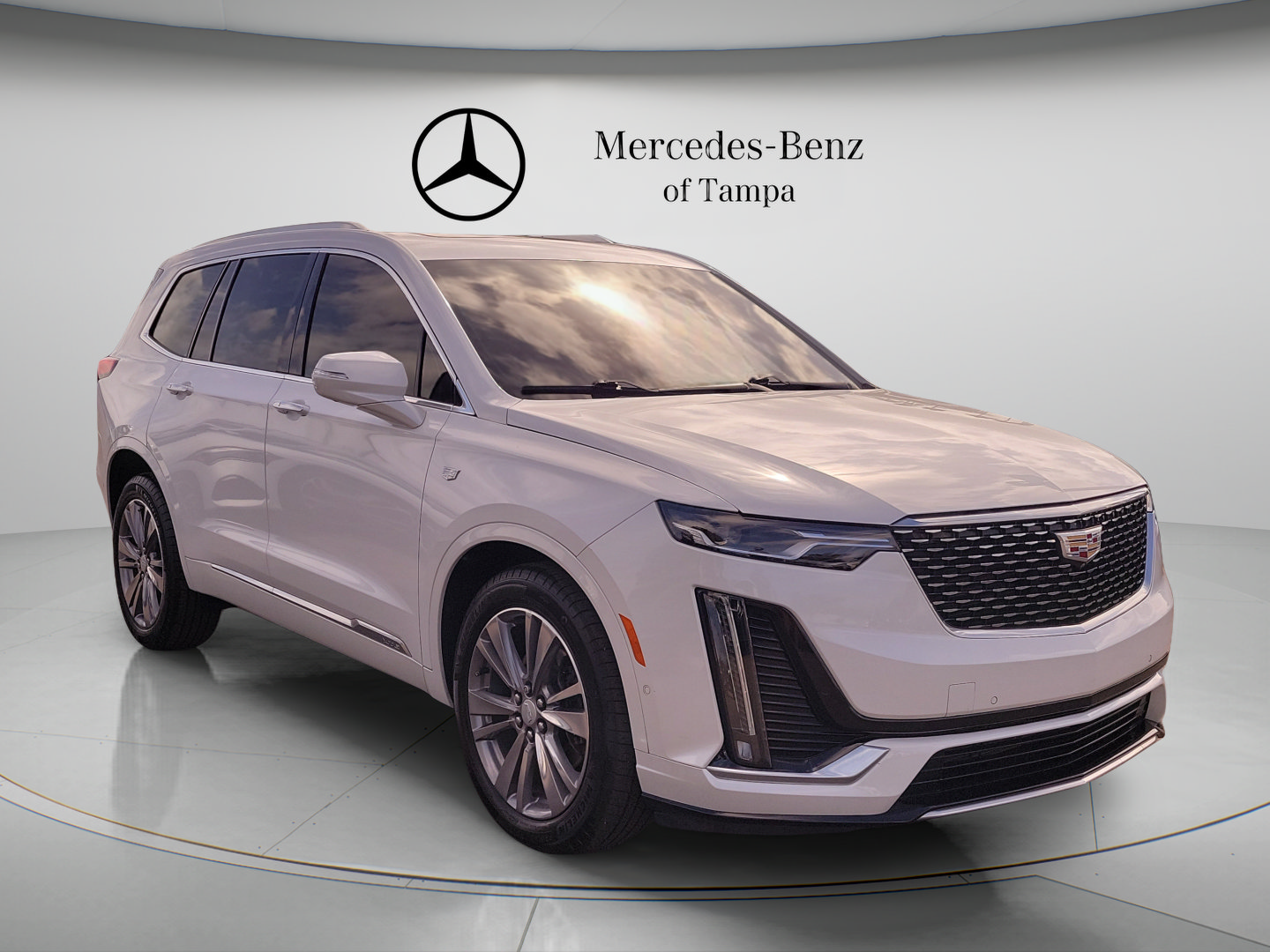 Used 2022 Cadillac XT6 Premium Luxury w/ Technology Package AWD/4WD image 4