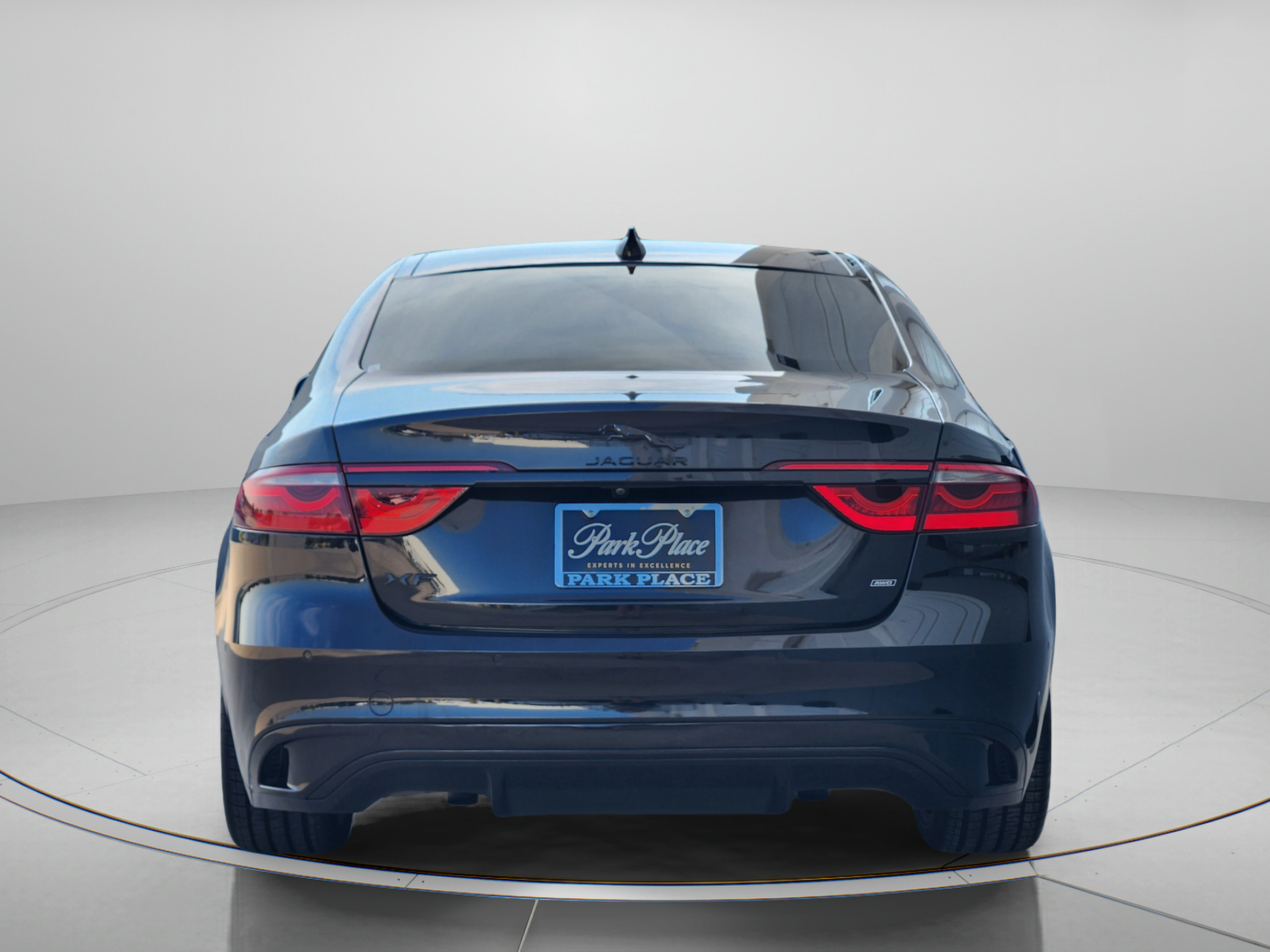 Used 2021 Jaguar XF R-Dynamic SE AWD/4WD image 4