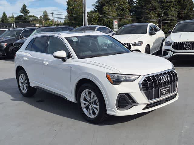Used 2022 Audi Q3 2.0T Premium AWD/4WD image 2