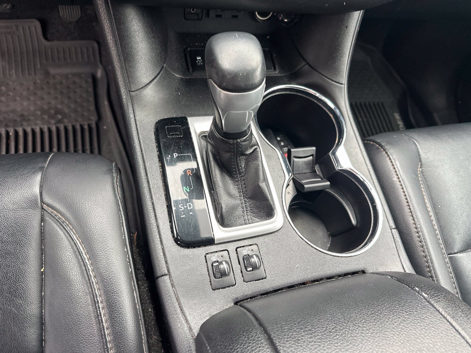Used 2019 Toyota Highlander XLE AWD/4WD image 10
