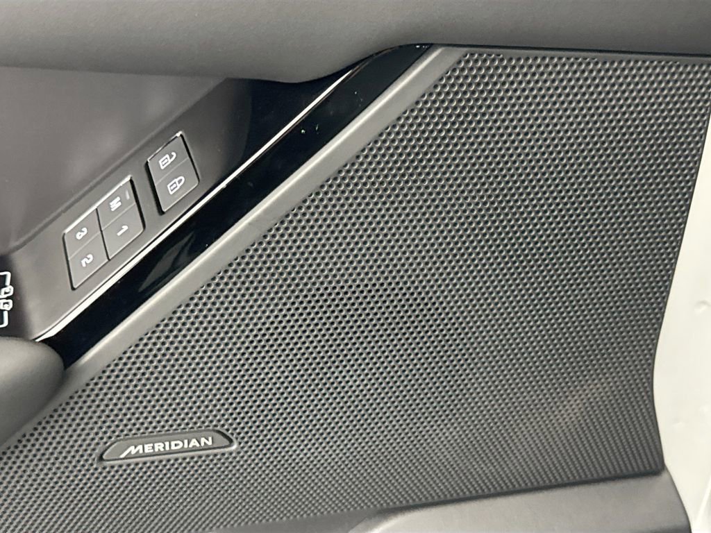 Used 2026 Land Rover Range Rover Velar S image 18