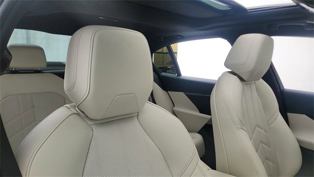 Used 2025 BMW i5 xDrive40 image 23