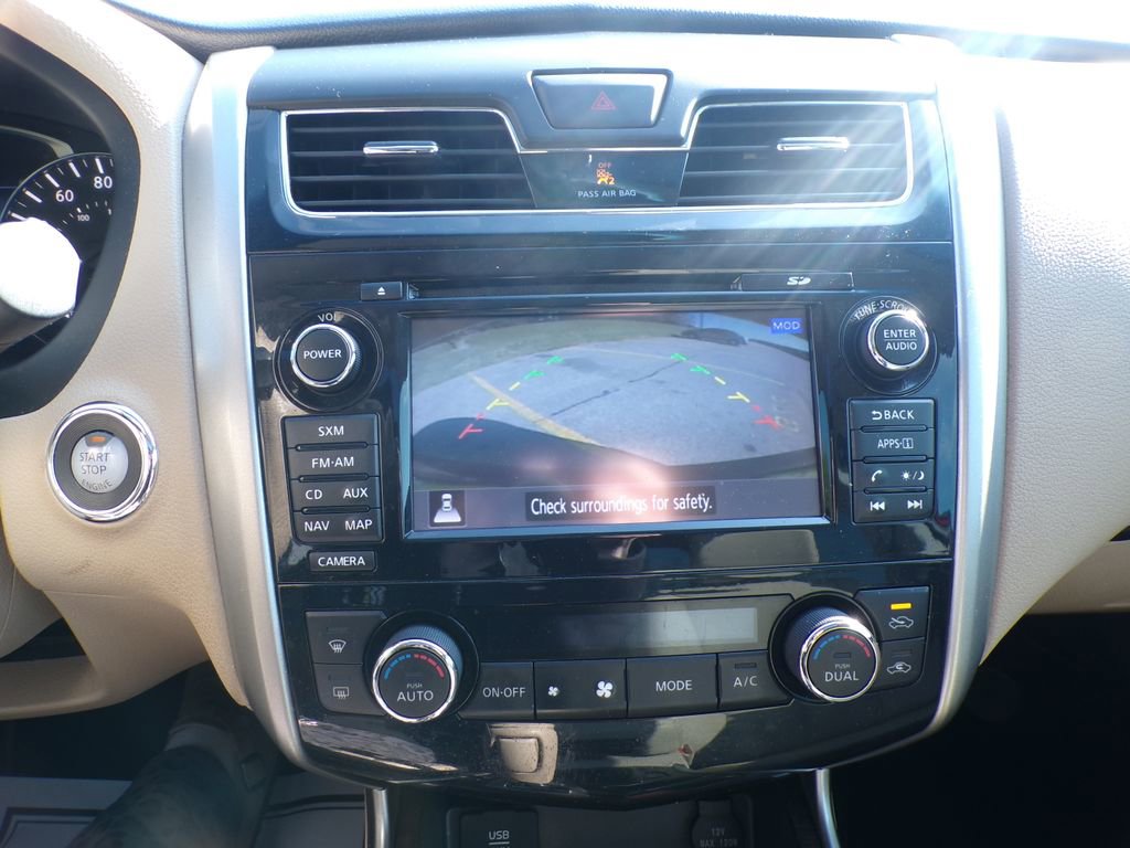 Used 2015 Nissan Altima 3.5 SL FWD image 25