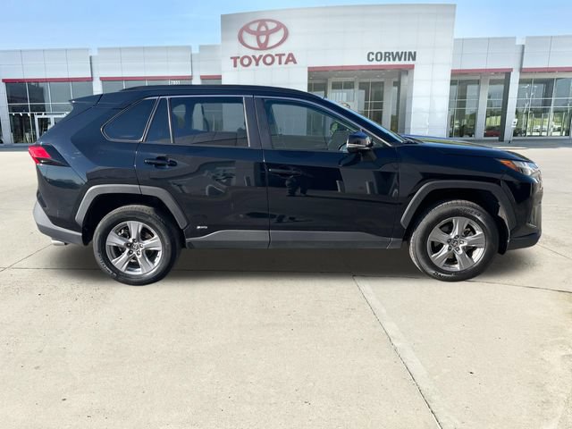 Used 2025 Toyota RAV4 XLE AWD/4WD image 6