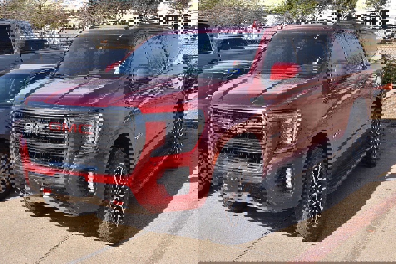 Used 2024 GMC Yukon XL AT4 w/ Technology Package image 2