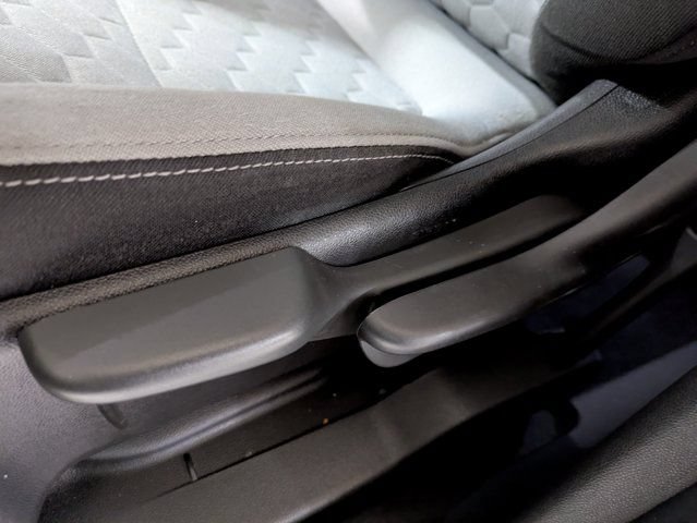 Used 2018 Chevrolet Equinox LS FWD image 20