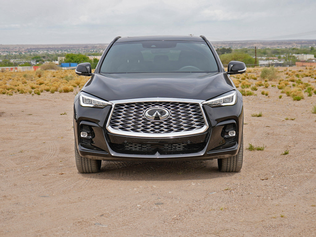 Used 2025 INFINITI QX55 Essential image 3