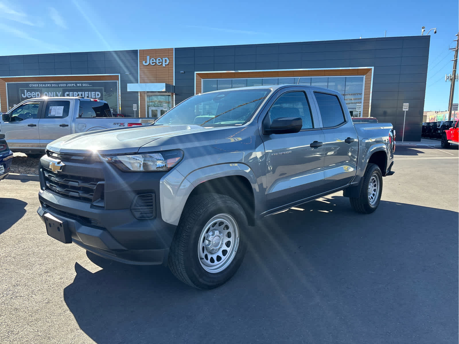 Used 2023 Chevrolet Colorado W/T image 1