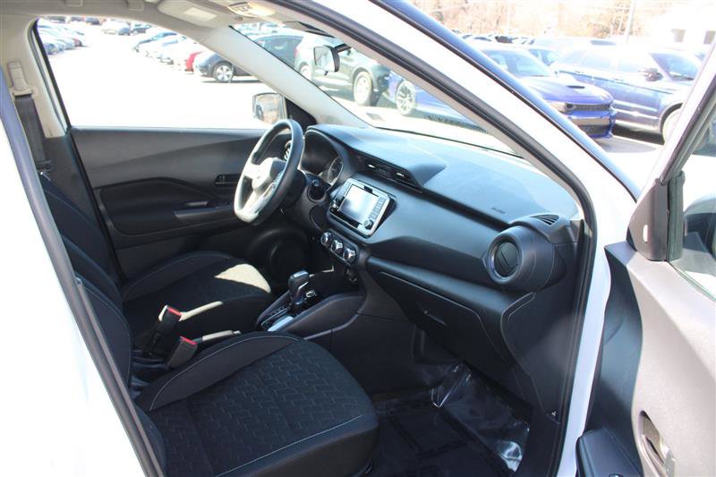 Used 2022 Nissan Kicks S FWD image 11