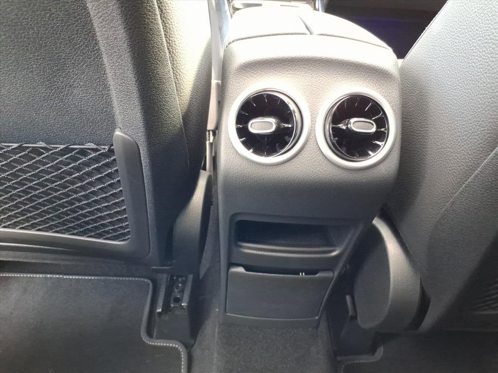 New 2025 Mercedes-Benz GLB 250 4MATIC image 16