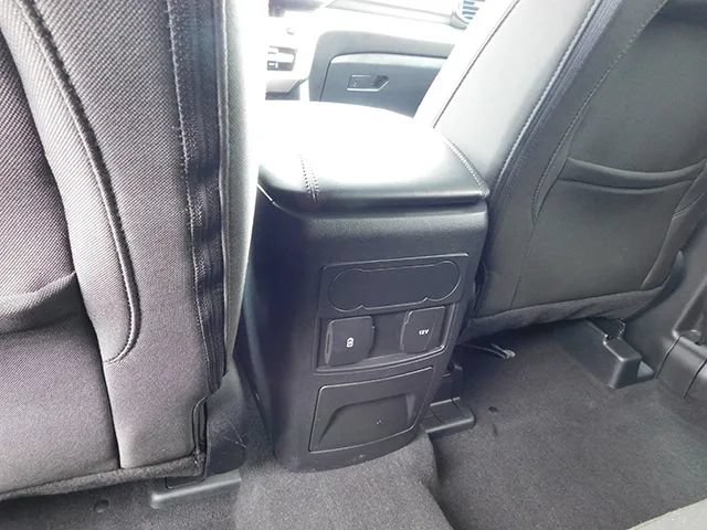 Used 2023 Ford Explorer XLT AWD/4WD image 14