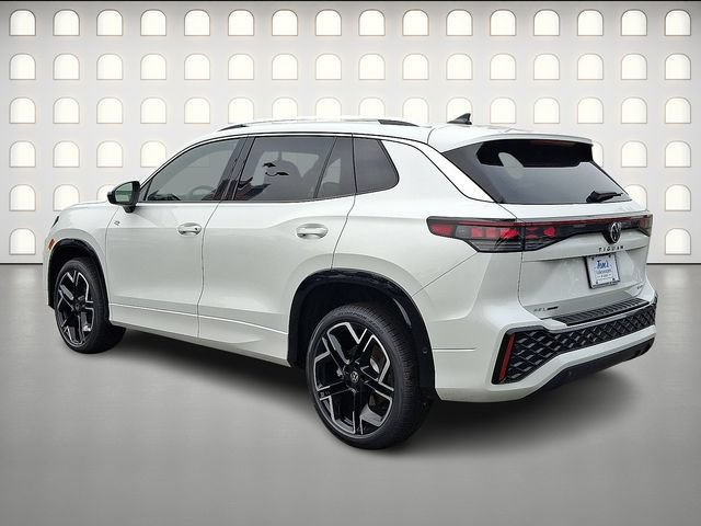 New 2026 Volkswagen Tiguan SEL R-Line AWD/4WD image 3